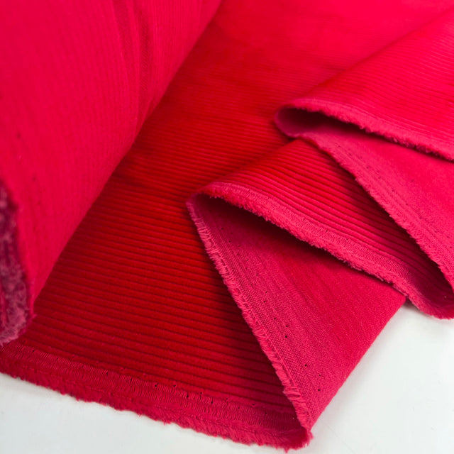 Remnant 8 wale corduroy red 1m
