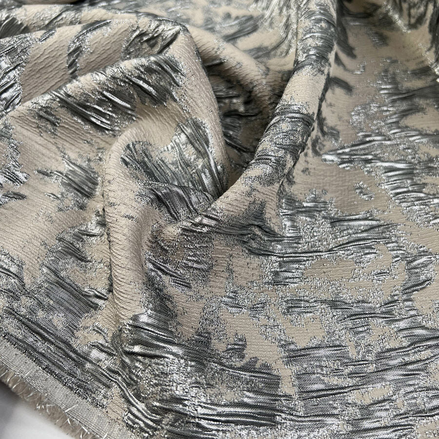 Remnant aurora brocade silver 1-9m