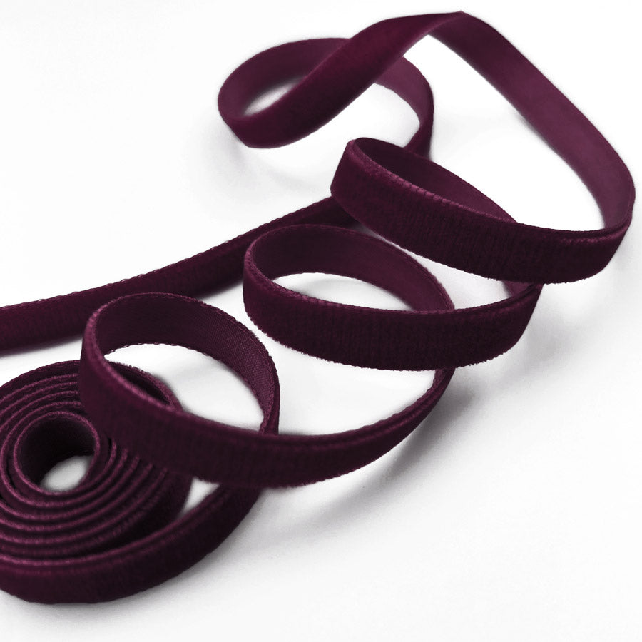 9mm Berisford Nylon Velvet Ribbon 9434 Burgundy
