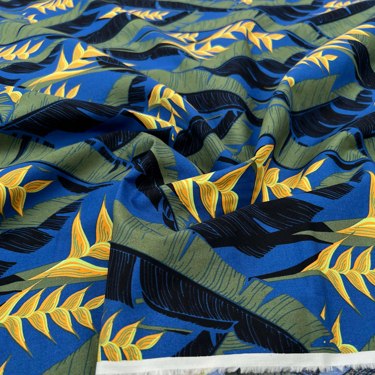Tropical Leaf 100% Cotton Shirting Dressmaking Fabric Big is Best CU