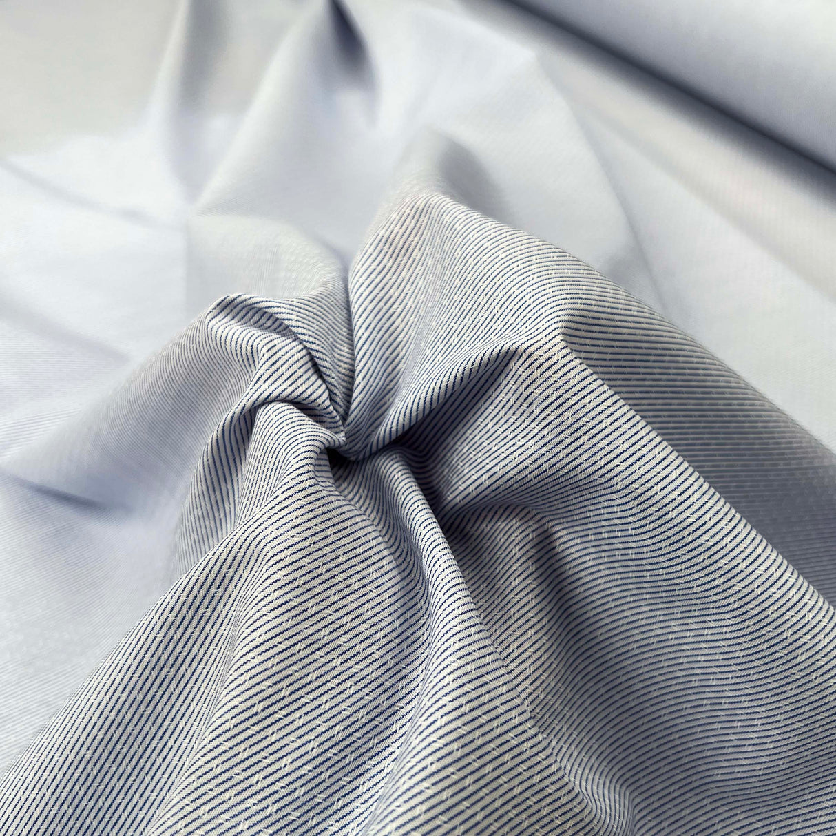 Cotton Camiceria Italian Blue White Pinstripe Fleck Shirt Fabric CU