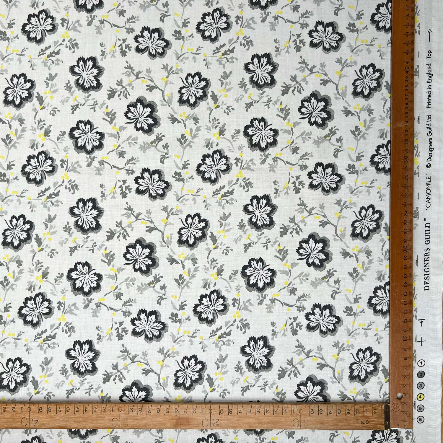 Grey Floral Print Cotton Fabric Designers Guild - Camomile - Slate Fuler
