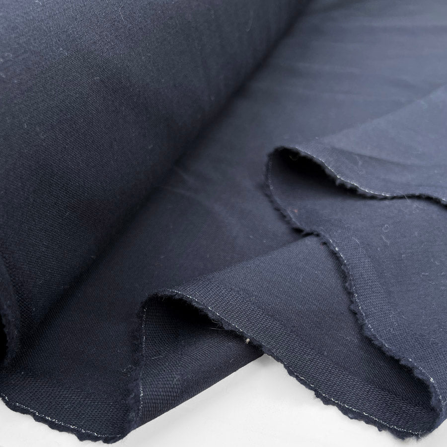Lightweight Fine Wool Suiting Fabric Omerta - Dark Navy Fold
