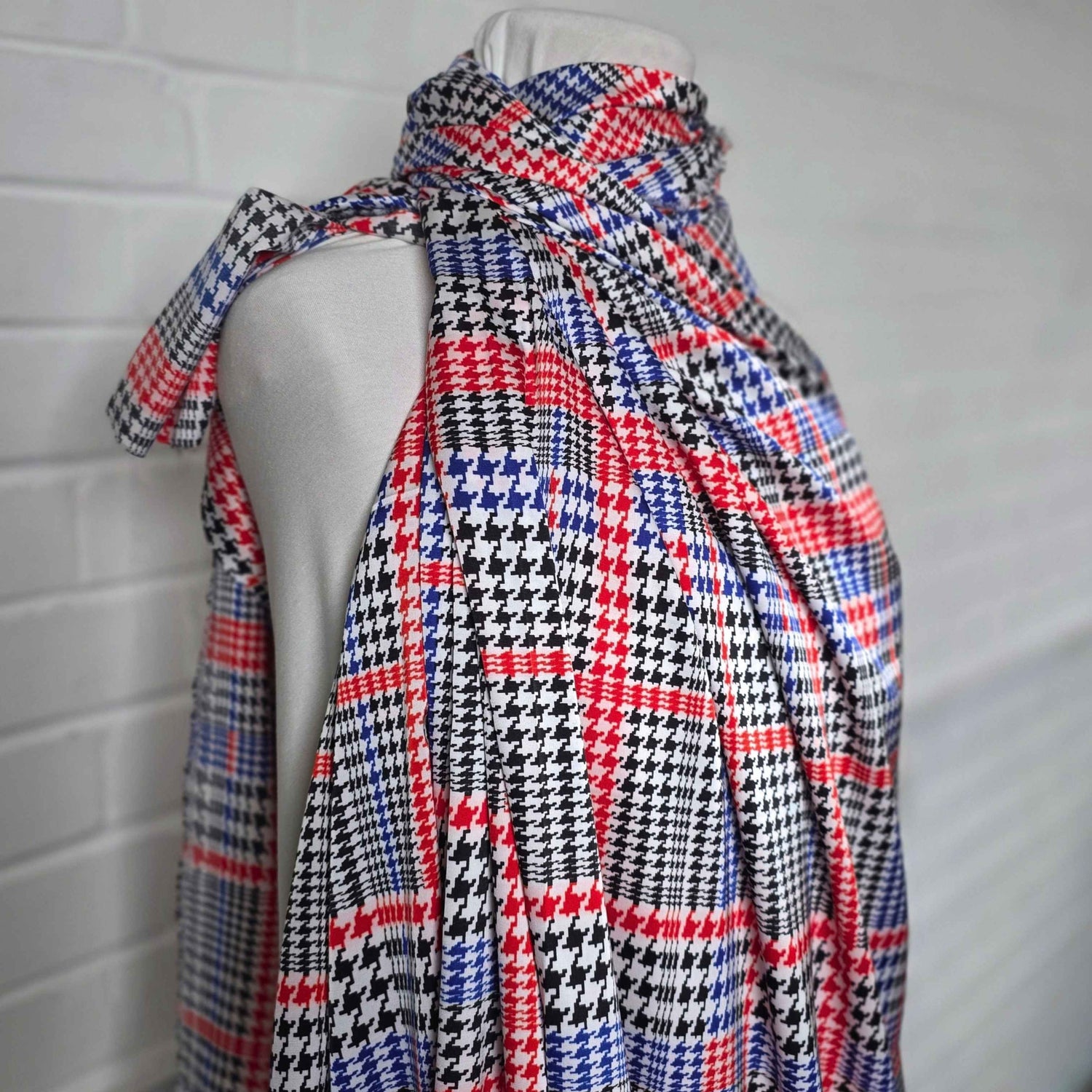 Polyester Satin Dogtooth Check Blue Black Red White Fabric Mannequin