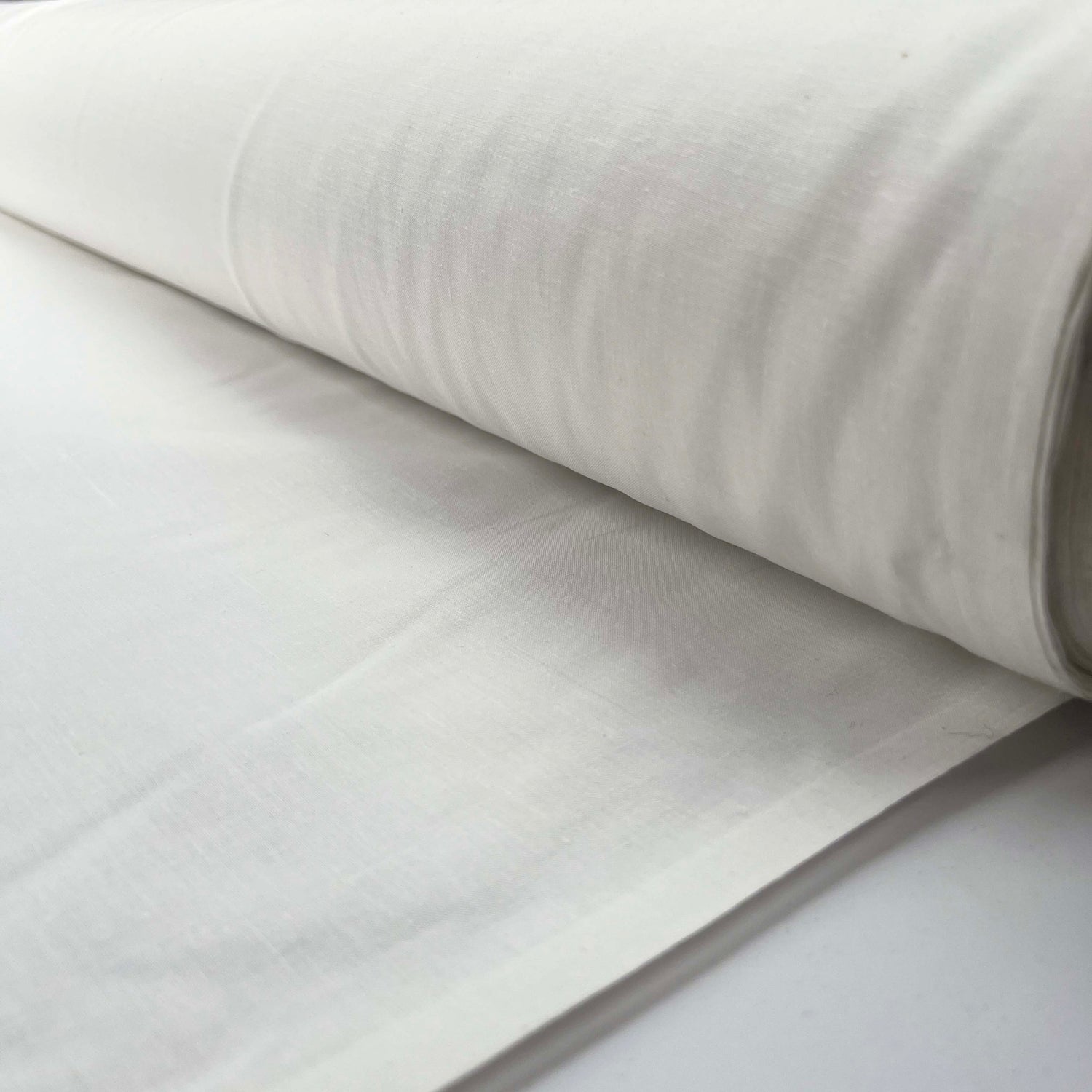 Superfine Cotton Polyester Soft White Dressmaking Fabric Well Used Roll