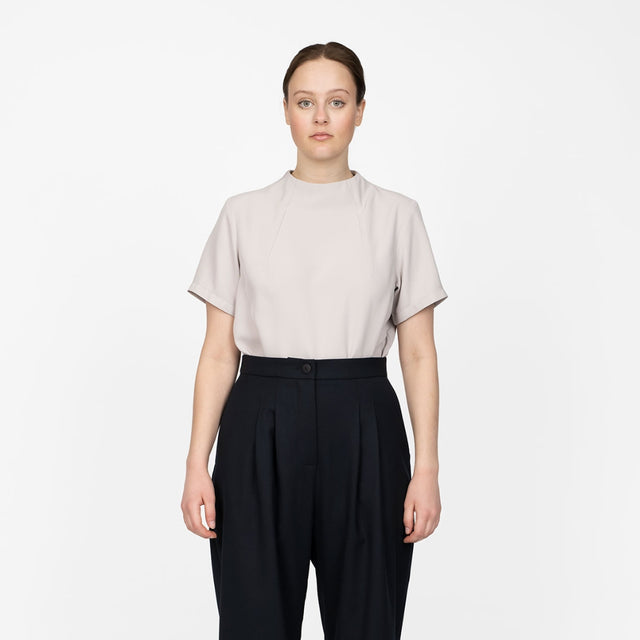 Assembly Line Funnel Neck Top Cover
