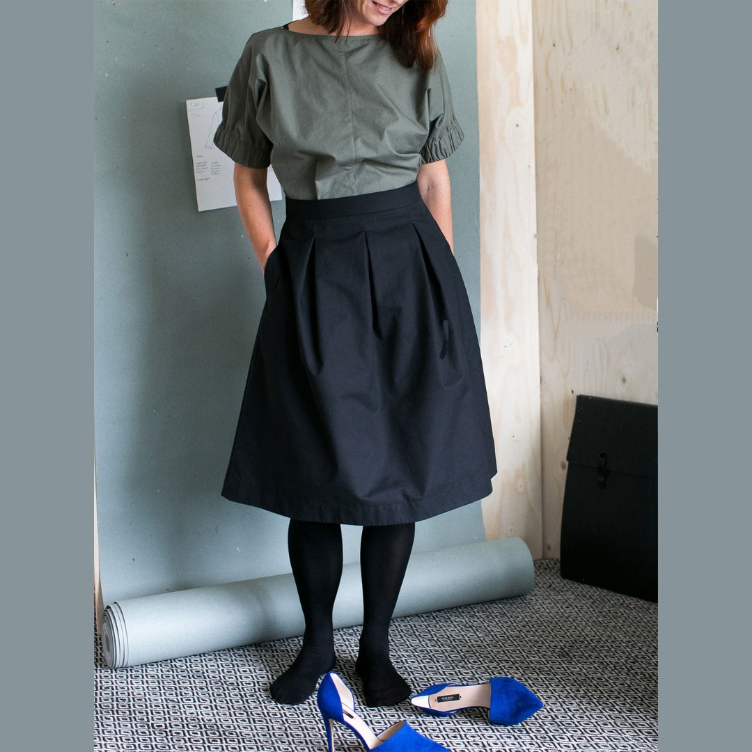 Assembly Line Three Pleat Skirt Cover
