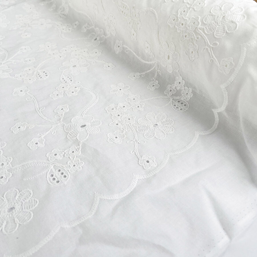 Ba Broderie Anglaise Embroidered Lawn Mellow White Floral Ivory Woven Dress Fabric Roll