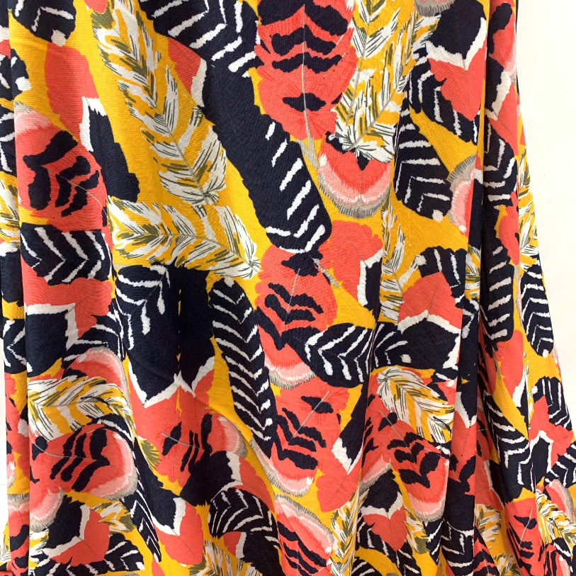 Boom Pique Viscose Nylon Multicoloured Knitted Dress Fabric Close Up Manequin Drape Fabric Pphoto