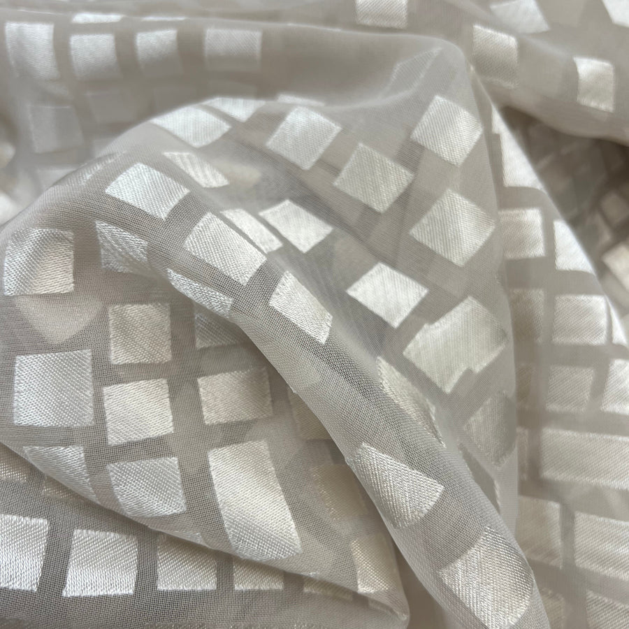 Burnt Out Cream Polyester Georgette Dressmaking Fabric Cu Bcc65Ad6 B9Ae 4B42 B1B7 F981654D09F6