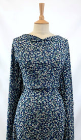 Challis Floral Colourscene Blue Floral Viscose Hight Twist Challis Printed Fabric Maneq Close Up Drape Fabric Photo Custom