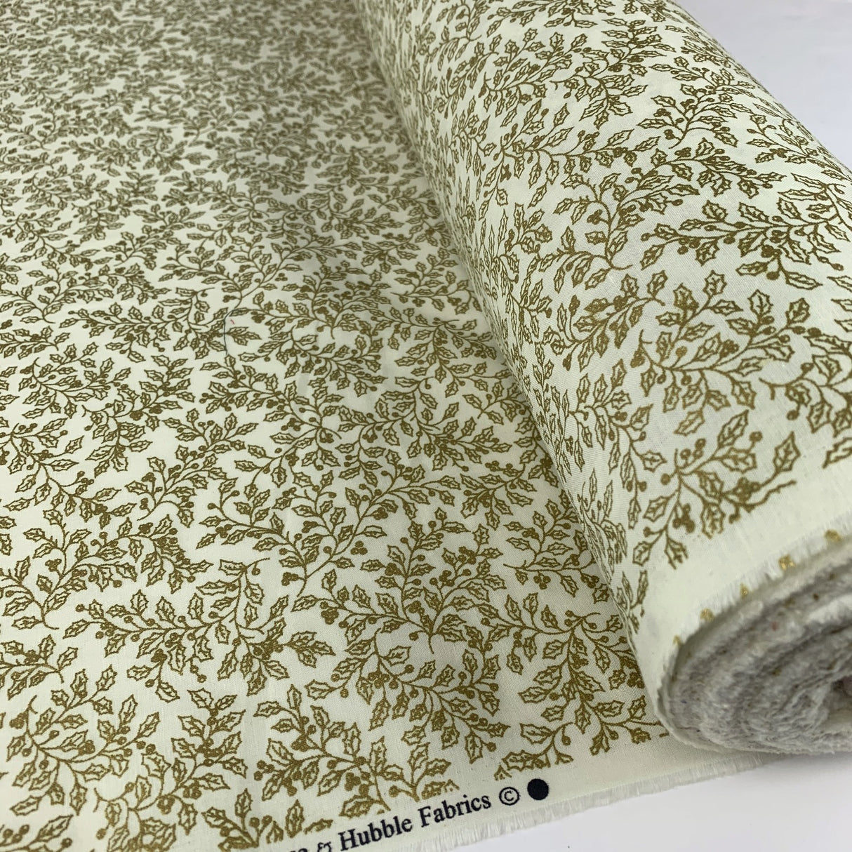 Christmas Holly Ivory Roll