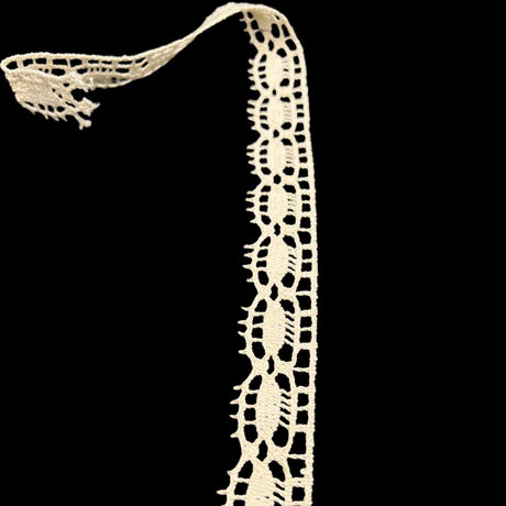 Cotton Crochet Lace Ribbon Spiked Scallop Cream 25Mm