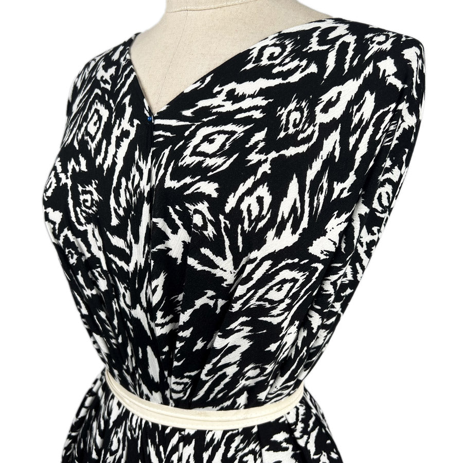 Crinkle Viscose Black White Graphic Abstract Woven Dress Fabric Side