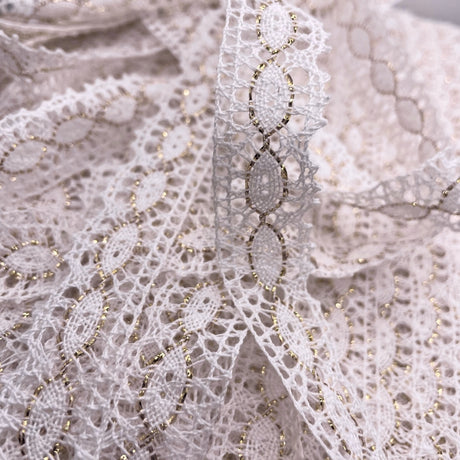 Crochet Lace Ribbon Golden Eye White 1