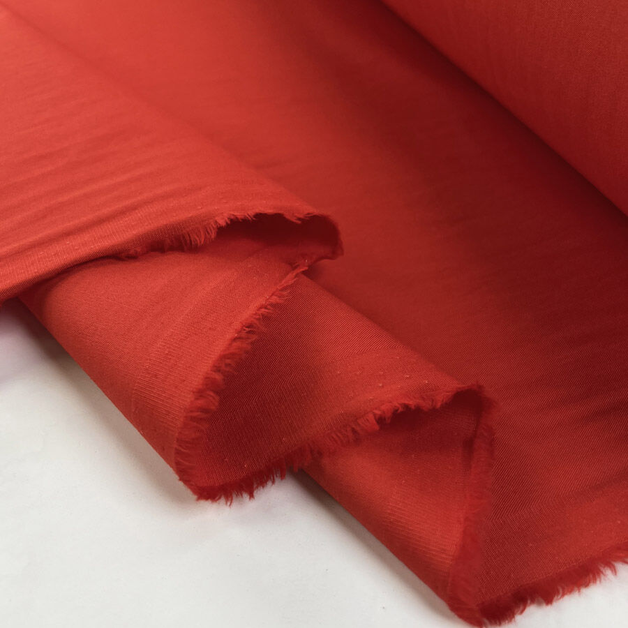 Leader Cotton Red Plain Woven Twill Shirting Fabric Fold