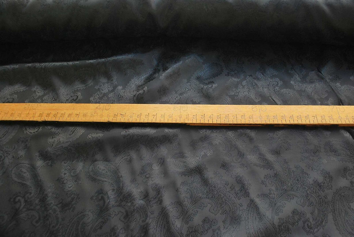 Paisley Changeant Lining Black Ruler