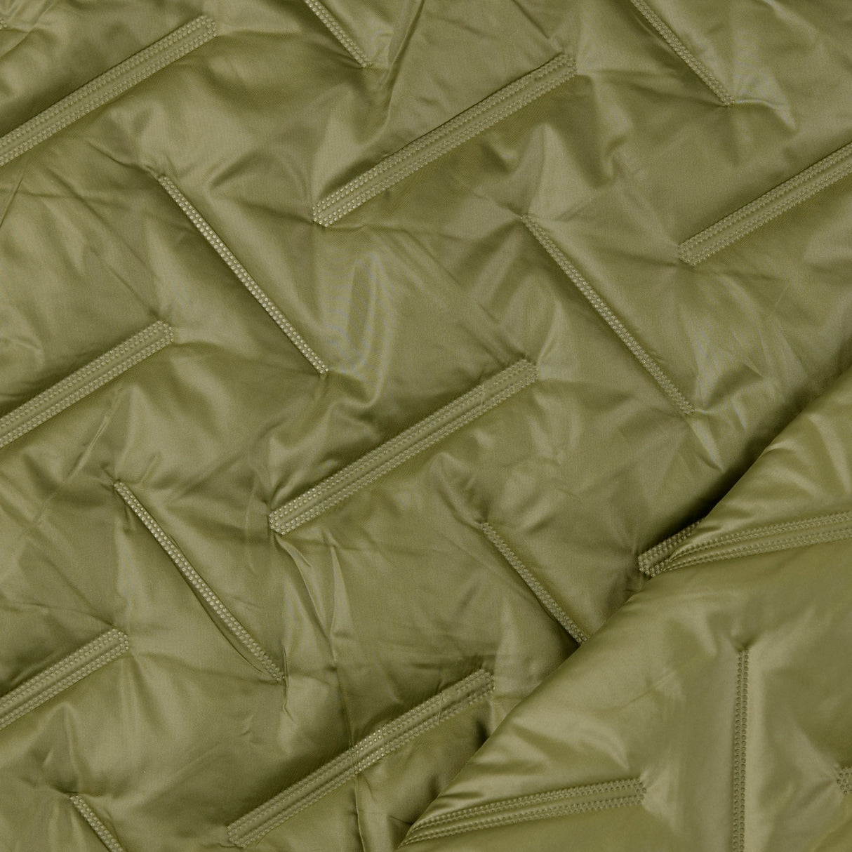 Polyester Embossed Quilted Coating Fabric Grate Quilt Olive Fold