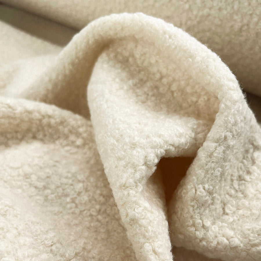 Polyester knitted coating fabric luxury heavy boucle ivory cu