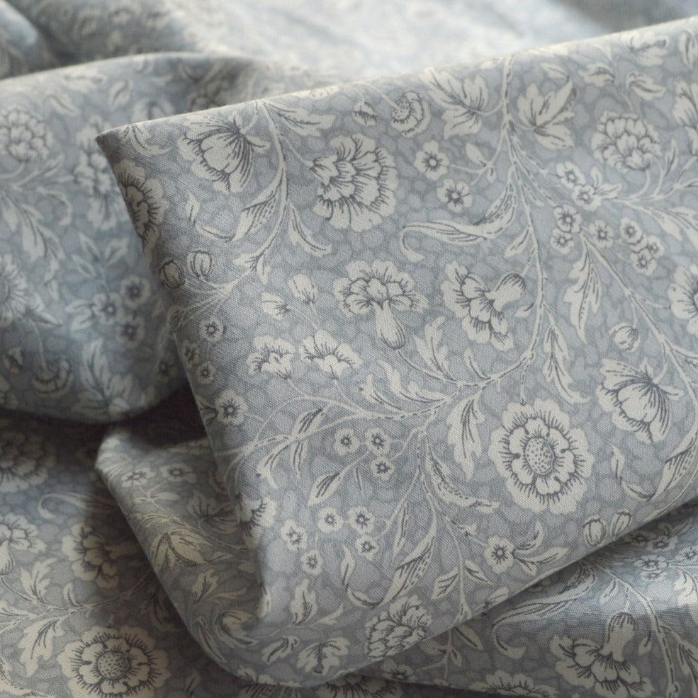 Poplin Prints Lewis Silver Silvery Grey Floral Cotton Dress Craft Fabric Cu