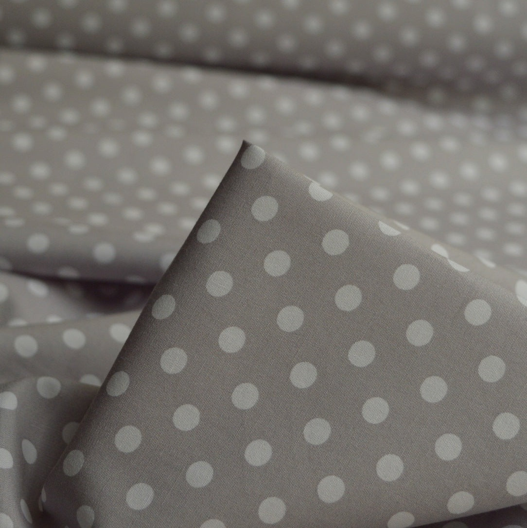 Poplin Prints Wat Spot Silver Silver Grey Polka Dot Cotton Poplin Fabric Cu
