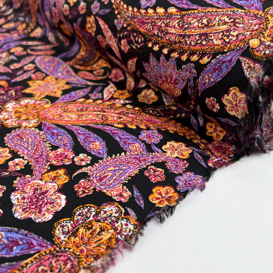 Poplin Styles Festival Of Paisley Moon Black Floral Cotton Dress Fabric Roll 63Bf1D61 Ad6D 485C 84F0 D98B0273020B