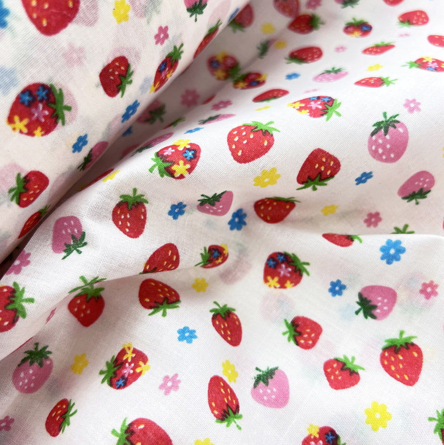 Pretty Polly Cotton Polyester Print Fabric Strawberries And Cream Close Up