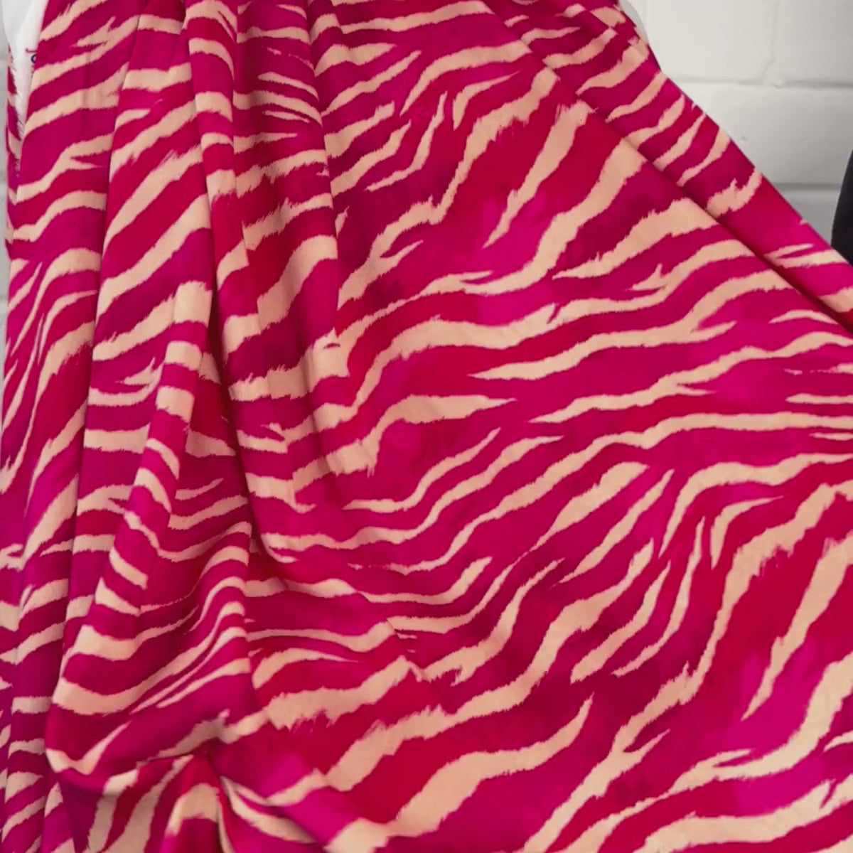 Viscose Lawn - Pink Safari