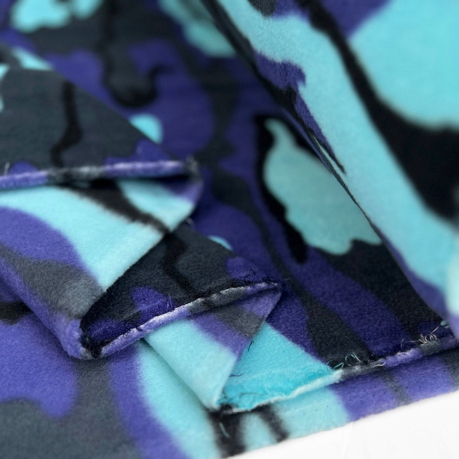 Printed Polyester Fleece Fabric Camouflage Blue Fold