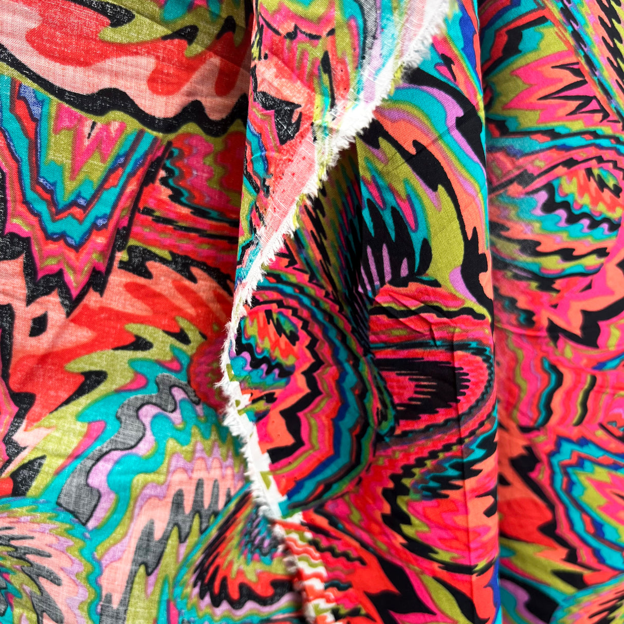 Printed Voile Tripping Red Cotton Rayon Multicoloured Paisley Woven Dress Fabric Fold
