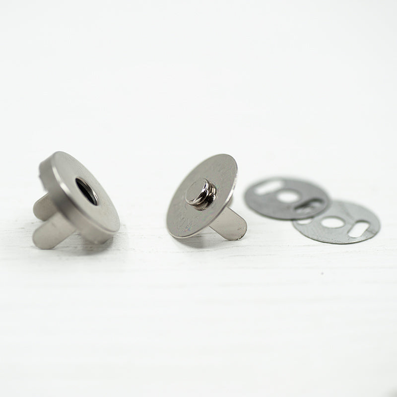 Round Metalic Fasteners 18mm Silver Grey Metal