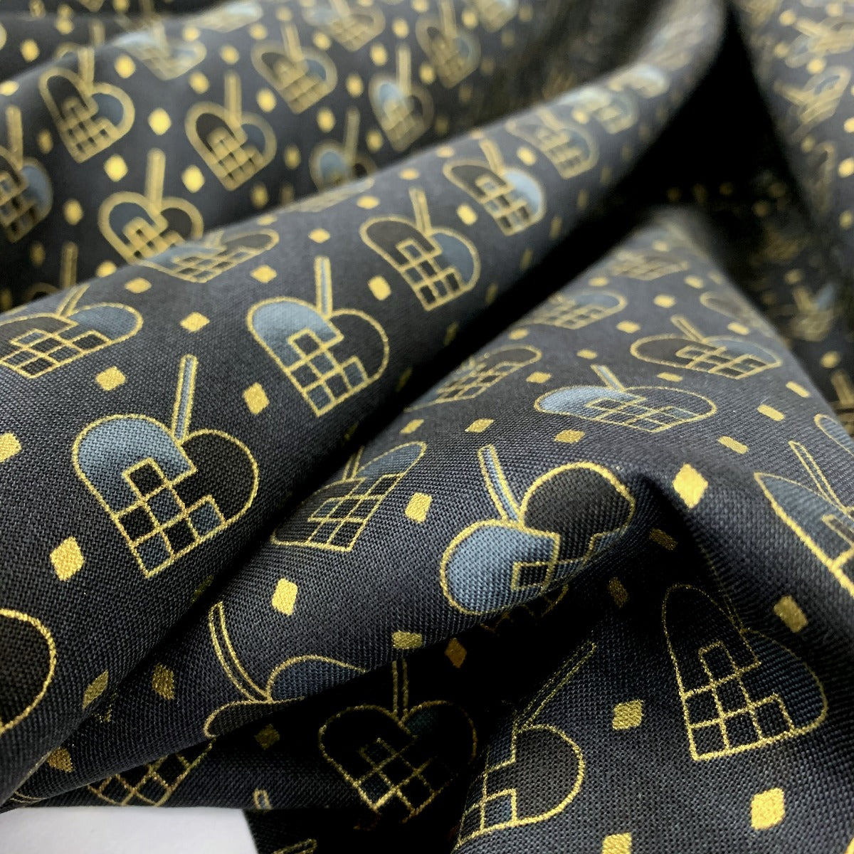Stoff Craft Christmas Diamonds Hearts Gold Diamonds And Hearts On A Black Ground Fold