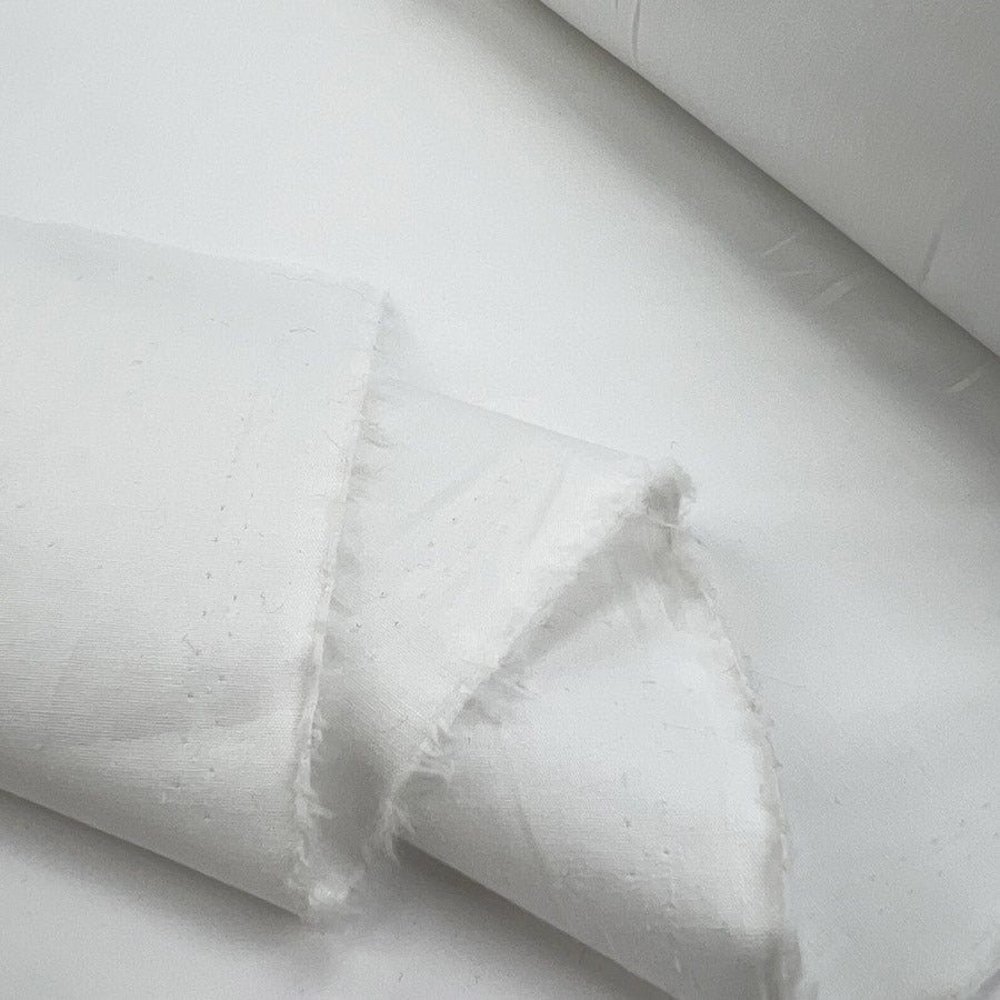 Stretch Shirting White Cotton Elastane Fine Woven Fabric Fold