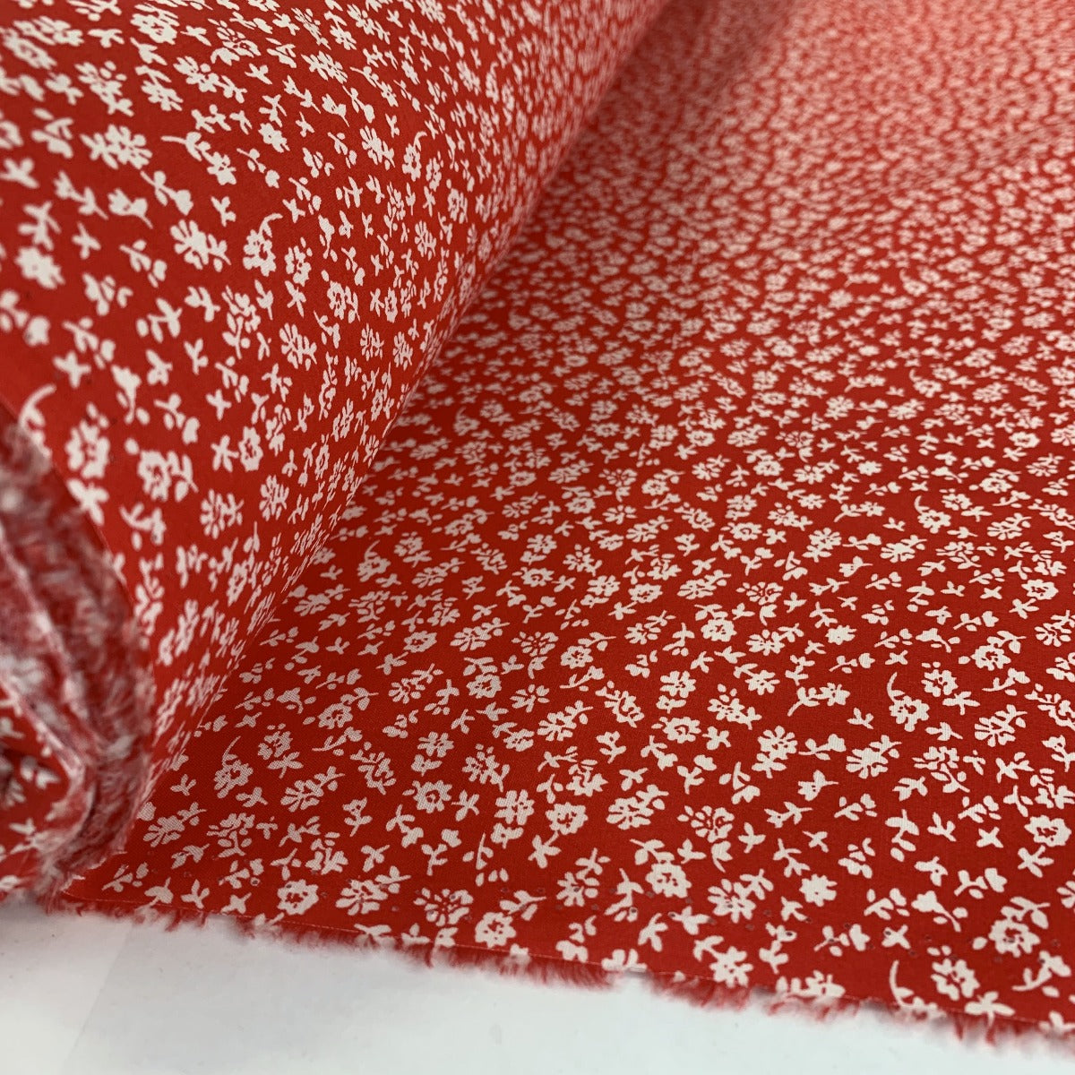 Value Poplin Floral Sketch Red Value Cotton Poplin Print Red Small White Flowers Roll