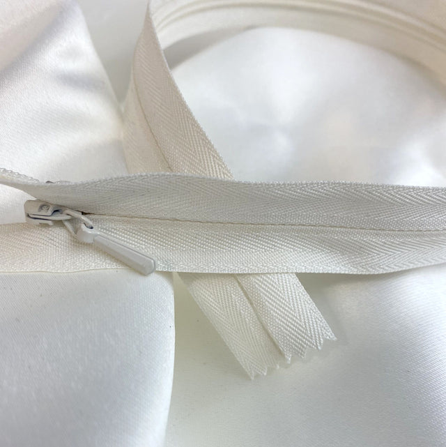 Ykk Zip Ivory Consealed Zip 40cm C