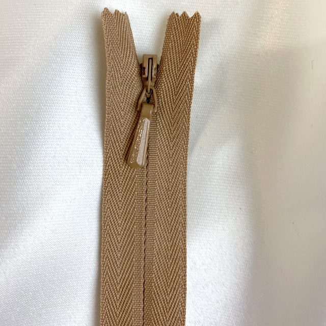 Ykk Zip Taupe Consealed Zip 25cm 6655C5Ca 35Ed 4376 Ace8 5171432Fc1Af