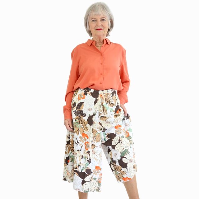 Customer Make by Angela Kane - Trossachs Linen Mix Fabric - No 933 Culottes Pattern - September 2023