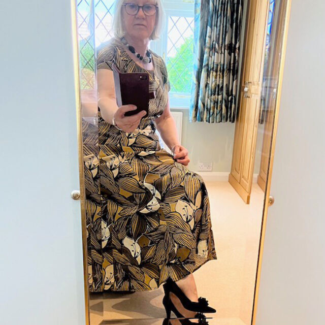 Customer Make by Helen - Trossachs Linen - Amber Fabric - Simplicity 1537 Dress - October 2023