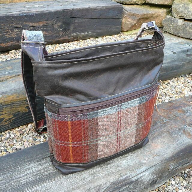 Customer Make by Tracy - Waxed Cotton & Wool Tweed Fabrics - Bags of Elegance - August 2023 (4)