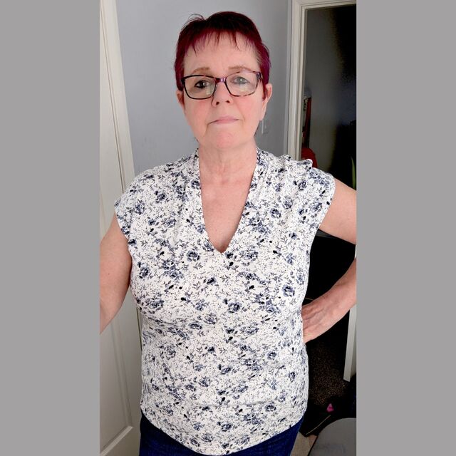 Customer Make by Lynne - Bethany Fabric - Style Arc Como Top - May 2023