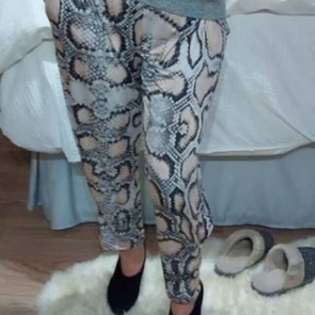 Joggers- Using jersey-white snake fabric