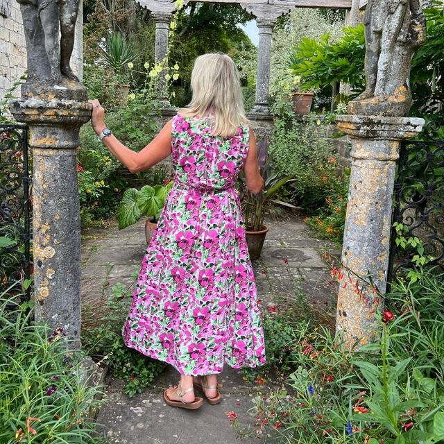 Fiona Linen Rayon Pink Bouquet