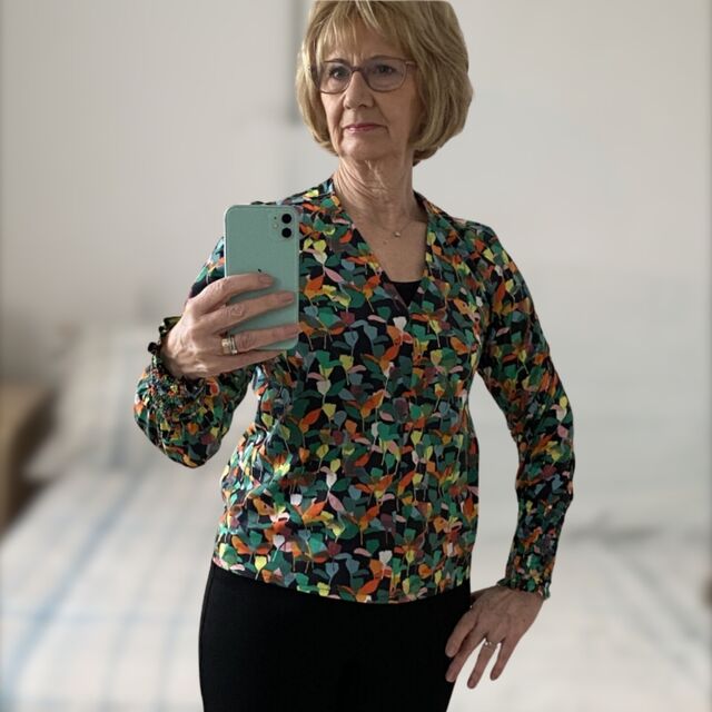 Customer Make by Anne - Pima Cotton Lawn - Floral Collage - Size Me Sewing Florence Blouse - February 2024