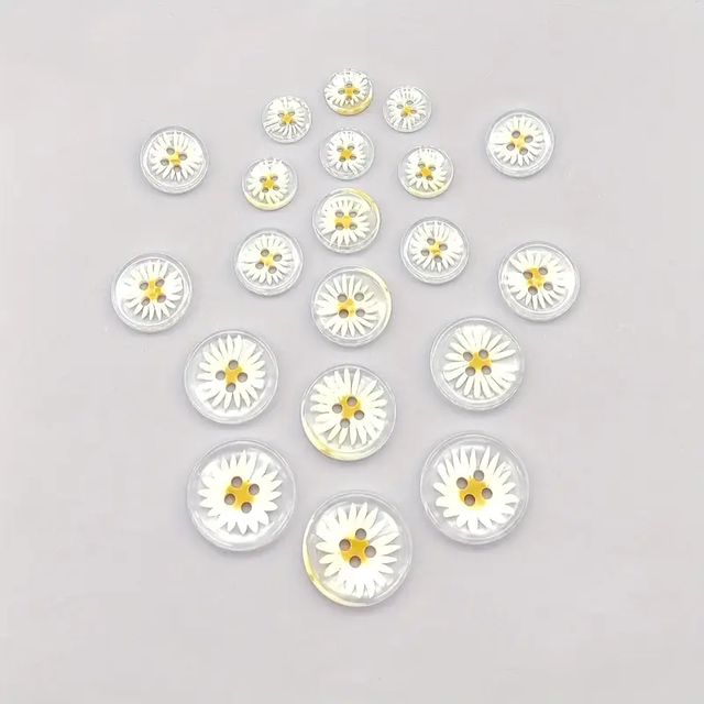 Pack of 10 Daisy Buttons (3 Sizes)