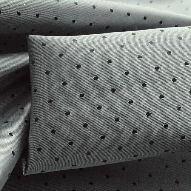 Spotty Lining - Silver Grey