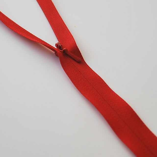 YKK - Concealed Invisible Zip - Dark Red (9")